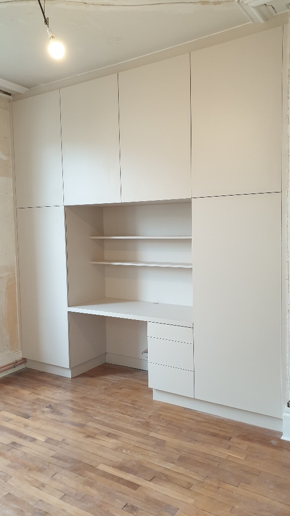 Dressing et bureau avec placards et rangements personnalisés