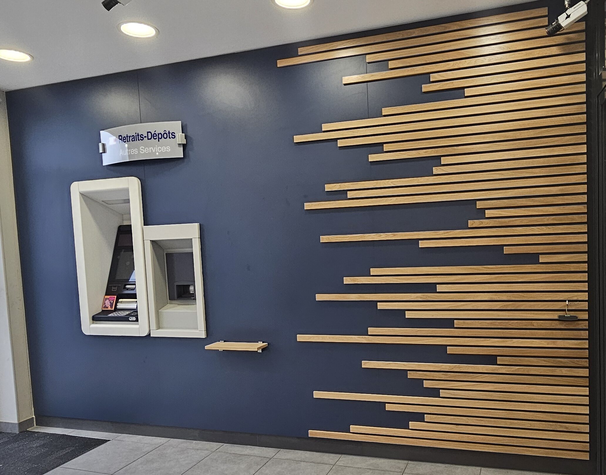 Banque, mur d'argent sur mesure